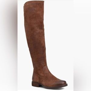 New In Box Born Britton OTK Tall Suede Leather Boots in Rust Distressed Sz. 6.5
